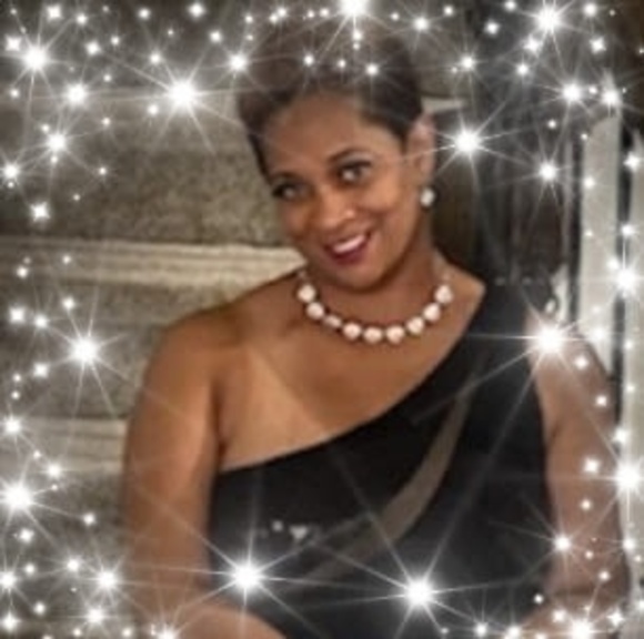 Meet your Posher, Andrea - Picture 1 of 1